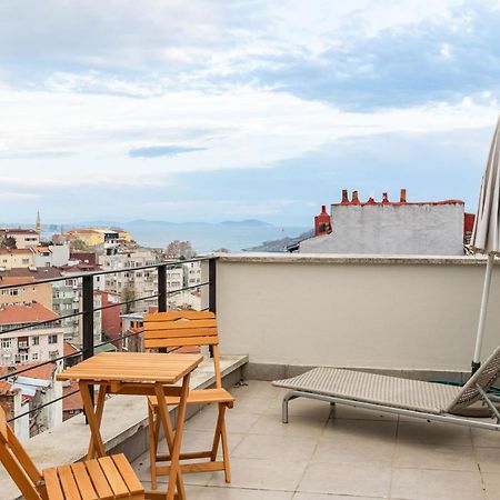 Mesmerizing Flat With Bosphorus View In Beyoglu Lejlighed Istanbul Eksteriør billede
