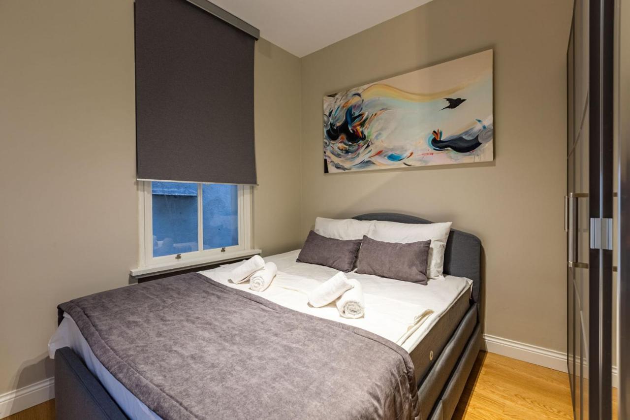 Mesmerizing Flat With Bosphorus View In Beyoglu Lejlighed Istanbul Eksteriør billede