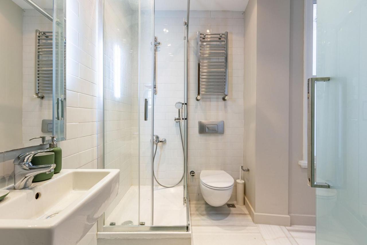 Mesmerizing Flat With Bosphorus View In Beyoglu Lejlighed Istanbul Eksteriør billede