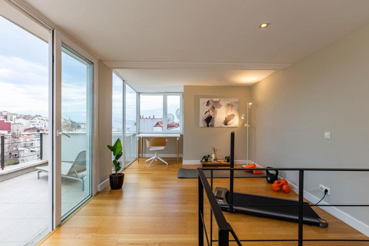 Mesmerizing Flat With Bosphorus View In Beyoglu Lejlighed Istanbul Eksteriør billede