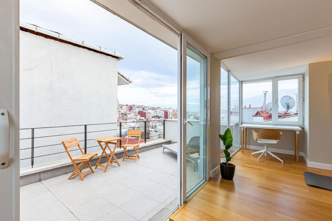 Mesmerizing Flat With Bosphorus View In Beyoglu Lejlighed Istanbul Eksteriør billede